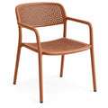 Silla con respaldo con detalles de entramado, terracota y marrón